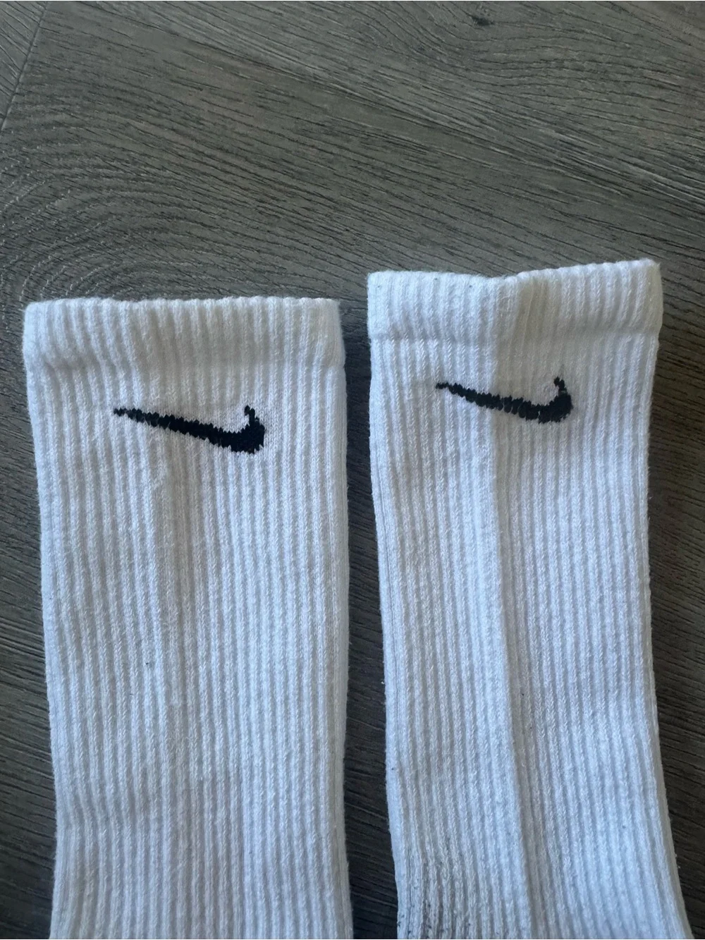 Nike Dri-FIT Cushioned Crew Athletic Socks (White)